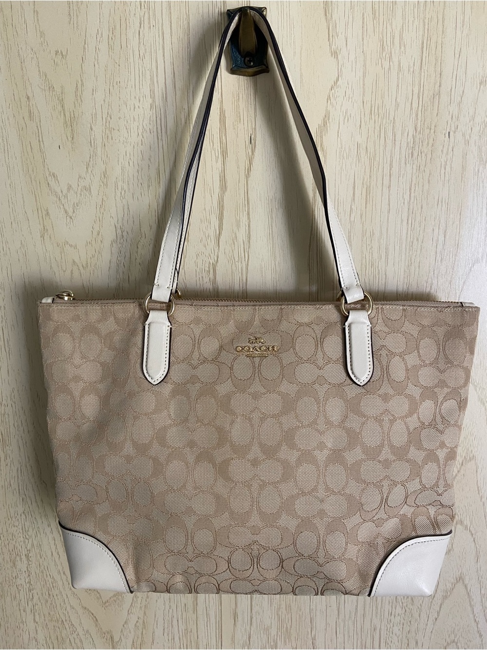 Coach F29958 Signature Jacquard Zip Tote Bag - Light Khaki/Chalk
